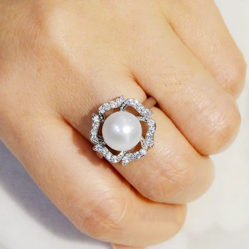 Lesklý květinový prsten. 8-9 mm přírodní sladkovodní perly. 925 sterling silver. Zirkon je nastavitelná. Ženský prsten. Dámské perlový prsten